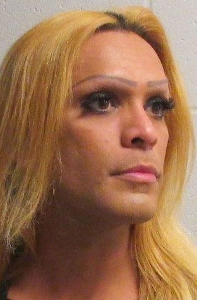 Enfrenta proceso por varios delitos Enfrenta proceso por varios delitos