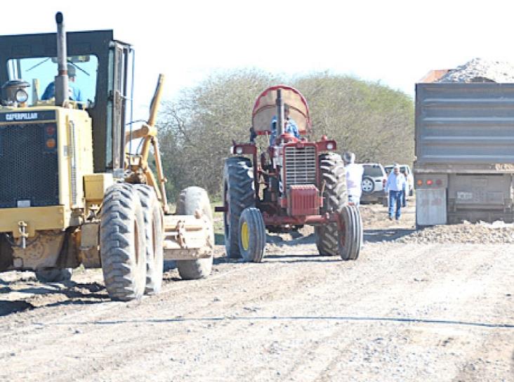 Activan revestimiento de caminos rurales Activan revestimiento de caminos rurales