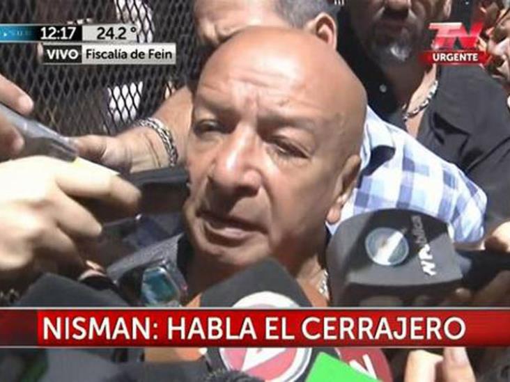 La puerta de servicio estaba abierta, dijo el cerrajero que abrió el departamento de Nisman La puerta de servicio estaba abierta, dijo el cerrajero que abrió el departamento de Nisman