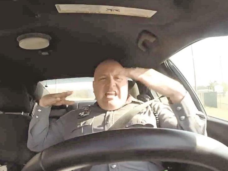 Ven 20 millones a policía cantante Ven 20 millones a policía cantante