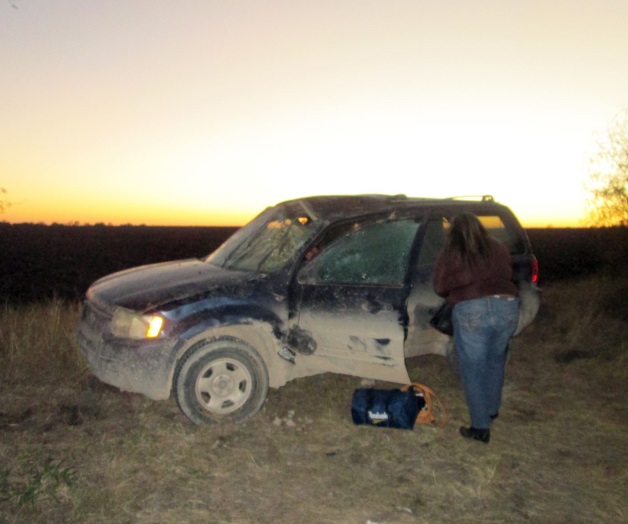 Sufren 2 jovencitas aparatosa volcadura Sufren 2 jovencitas aparatosa volcadura
