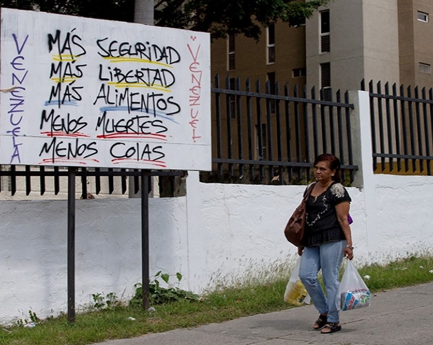 Experto llama a venezolanos a prepararse ante la crisis económica Experto llama a venezolanos a prepararse ante la crisis económica