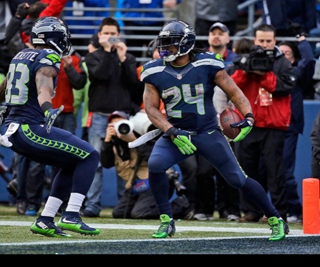 Marshawn Lynch multado por la NFL con 20 mil dólares por señal obscena Marshawn Lynch multado por la NFL con 20 mil dólares por señal obscena