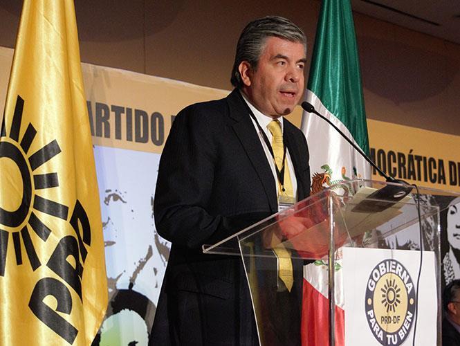 Acusan al PAN por campaña sucia contra perredistas en el DF Acusan al PAN por campaña sucia contra perredistas en el DF