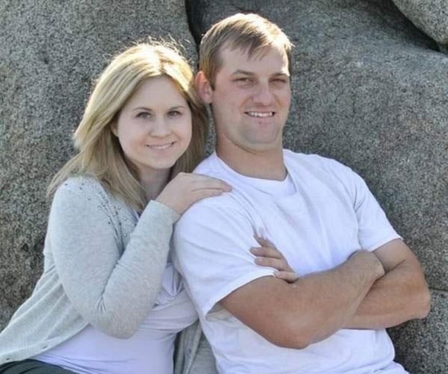 Pide hamburguesa para llevar pero recibe bolsa con 2 mil 600 dólares  