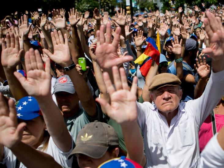 Protestan por crisis en Venezuela Protestan por crisis en Venezuela
