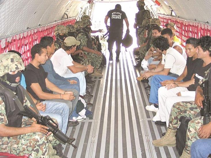 Rescatan a 82 migrantes Rescatan a 82 migrantes