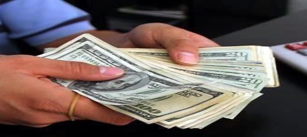 Cotiza dólar al alza a 14.93 pesos