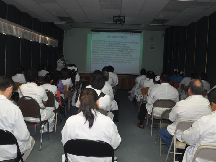 Reciben curso especial trabajadores de salud Reciben curso especial trabajadores de salud