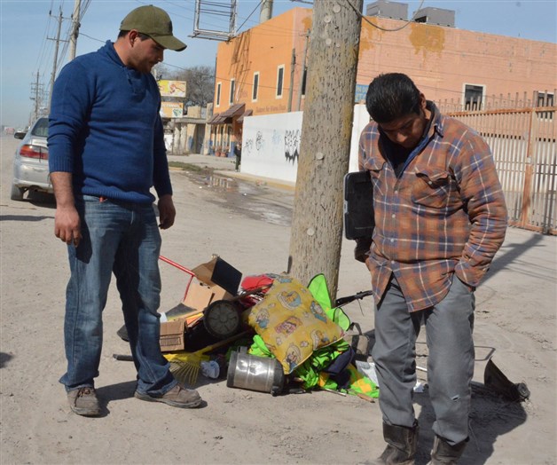 Volcaron… pero antessalvan a mujer y niño