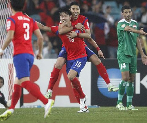 Corea del Sur gana y avanza