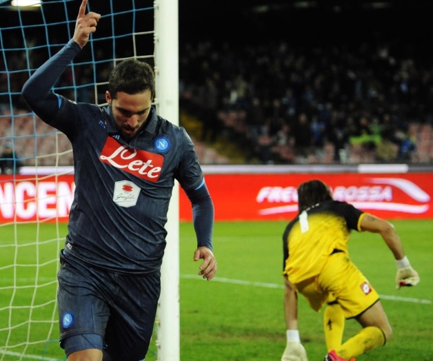 Doblete de Higuaínda victoria al Nápoli Doblete de Higuaínda victoria al Nápoli