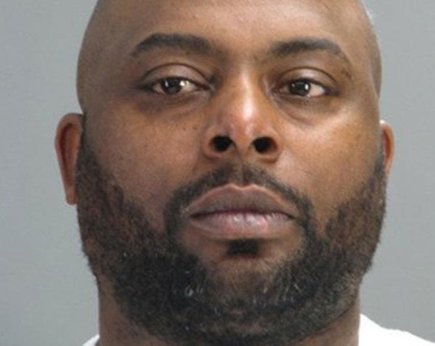 Arrestan a hombre por ocultar cocaína en prótesis de su pierna Arrestan a hombre por ocultar cocaína en prótesis de su pierna