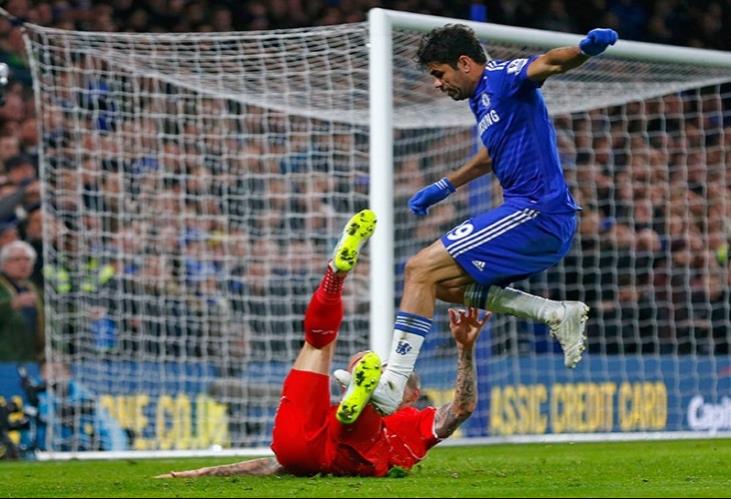 Liga Inglesa de Futbol acusa de conducta violenta a Diego Costa Liga Inglesa de Futbol acusa de conducta violenta a Diego Costa