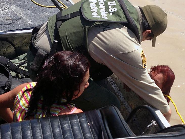 Rescatan a guatemalteco atrapado en el río Grande Rescatan a guatemalteco atrapado en el río Grande