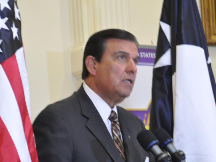 Senador Lucio se compromete con educación Senador Lucio se compromete con educación