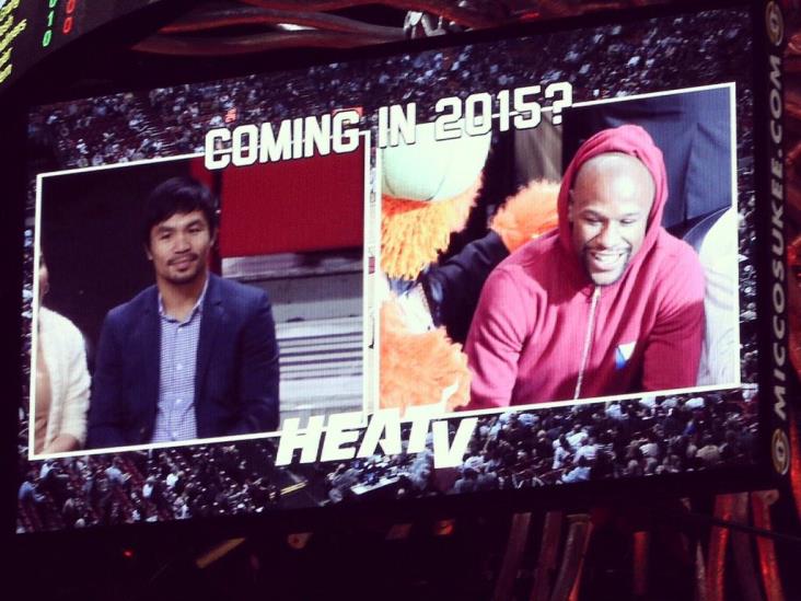 Manny Pacquiao y Floyd Mayweather frente a frente en un juego de la NBA Manny Pacquiao y Floyd Mayweather frente a frente en un juego de la NBA