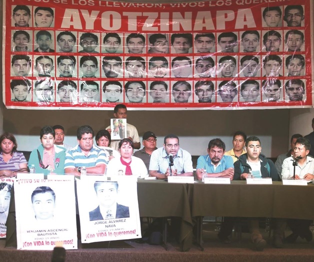 Padres y asesores rechazanversión que da el gobierno