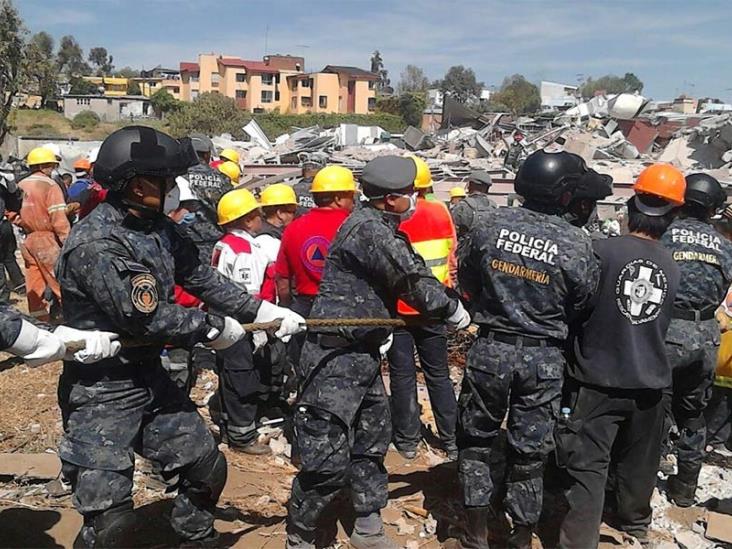 Gendarmería busca con perros personas atrapadas en hospital de Cuajimalpa Gendarmería busca con perros personas atrapadas en hospital de Cuajimalpa