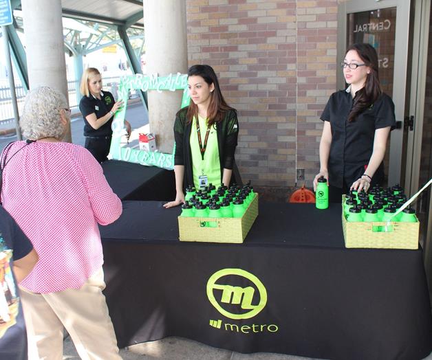 Metro está de manteles largos al cumplir 10 años