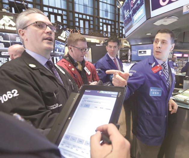 Petroprecios ‘tiran’ mercados; BMV pierde