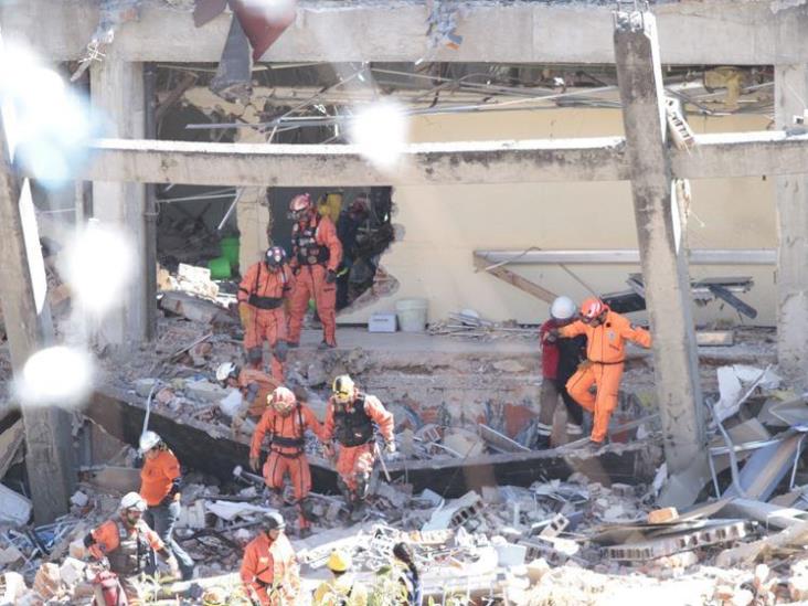 Sigue remoción de escombros en hospital de Cuajimalpa Sigue remoción de escombros en hospital de Cuajimalpa