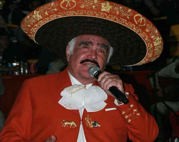 Vicente Fernández triunfa en el último palenque de su gira