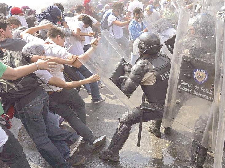 Critican el uso de armas contra manifestaciones Critican el uso de armas contra manifestaciones