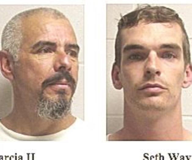 Caen dos por atracar almacén