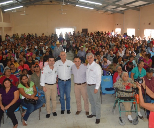 Preside José Luis Hernándezla entrega de apoyos Prospera Preside José Luis Hernándezla entrega de apoyos Prospera
