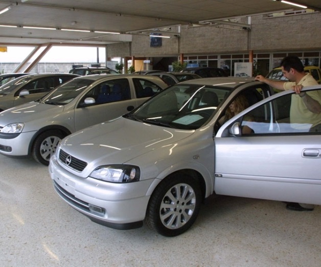 En 2015 la mayoría de las ventas de autos será a crédito En 2015 la mayoría de las ventas de autos será a crédito