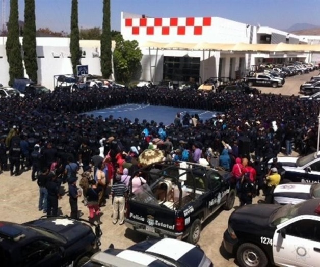 Negocian policías de Oaxaca y Gobierno Negocian policías de Oaxaca y Gobierno