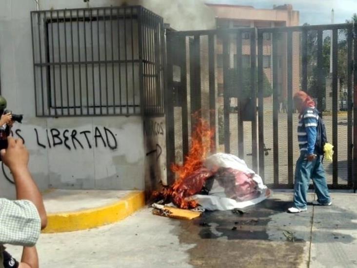 Queman propaganda electoral en Guerrero Queman propaganda electoral en Guerrero