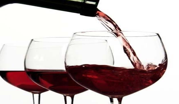 Beber vino tinto puede ayudar a quemar grasas Beber vino tinto puede ayudar a quemar grasas