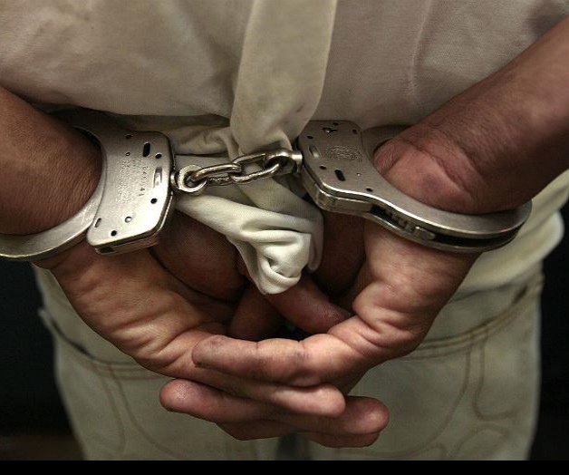 Aprehenden a presunto homicida en Cancún y lo trasladan al DF