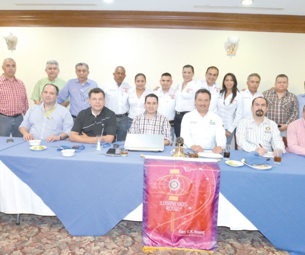 Reciben invitados especiales Reciben invitados especiales