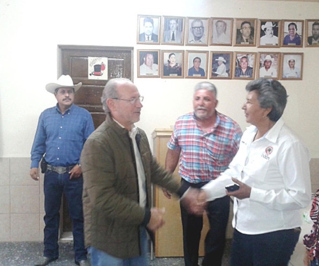 Participa en políticaen horas de trabajo