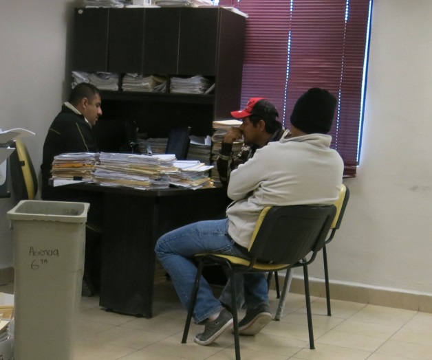 Les roban mercancía arepartidores