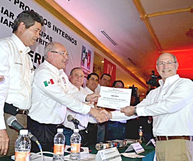 Oficializan candidaturade Jesús de la Garza