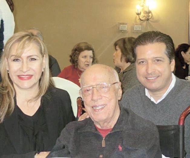 Festeja sus 90 AÑOS