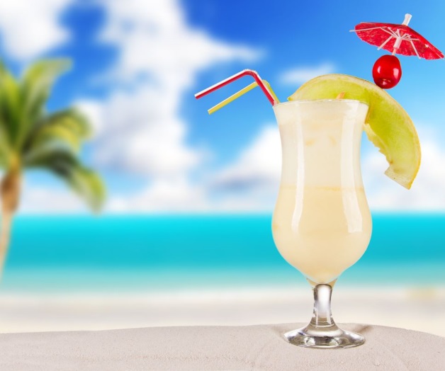 Piña colada, la mejor bebida de playa en el mundo