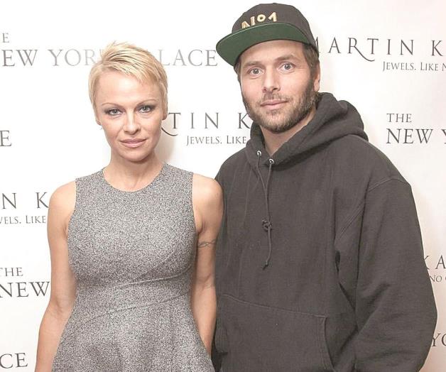 Es Pam una embaucadora Es Pam una embaucadora