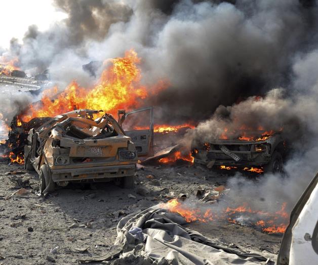 Triple atentado en el este de Libia deja decenas de muertos Triple atentado en el este de Libia deja decenas de muertos