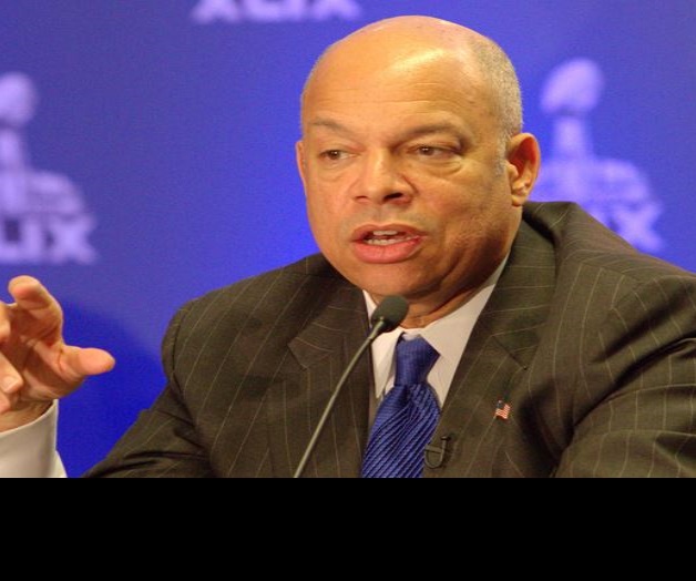 Pide secretario de seguridad de EU vigilar centros comerciales tras amenaza