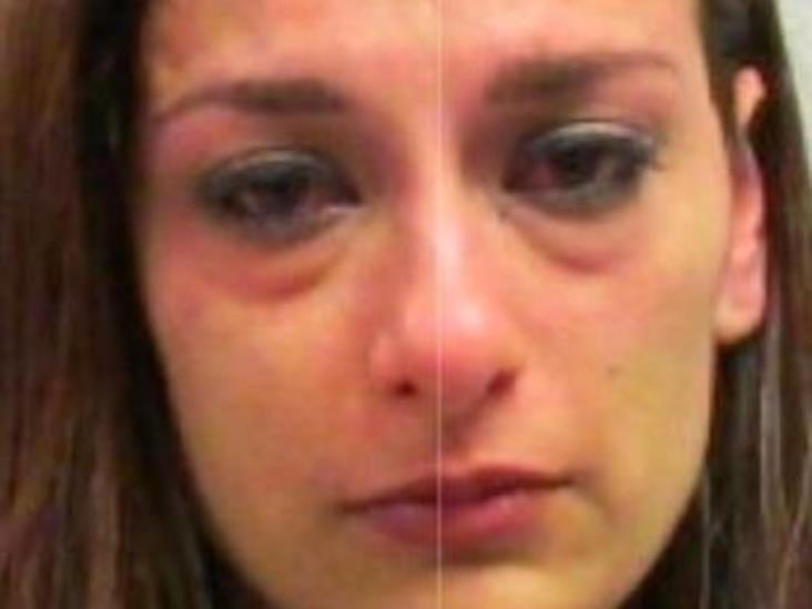 Arrestan a mujer por conducir ebria Arrestan a mujer por conducir ebria