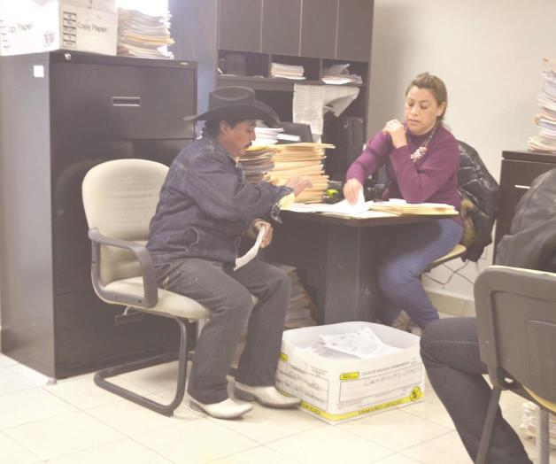 Robacoches se ‘despachan en grande’ en supertiendas