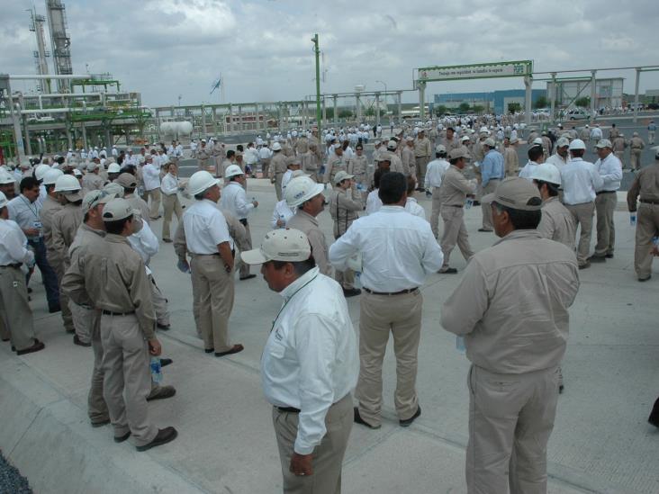 Pega recorte a petroleros:despiden 400 Pega recorte a petroleros:despiden 400