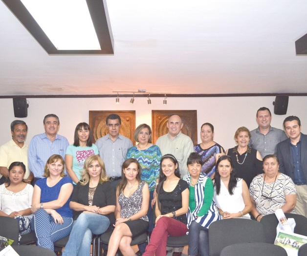 Dentistas continuamente se preparan Dentistas continuamente se preparan