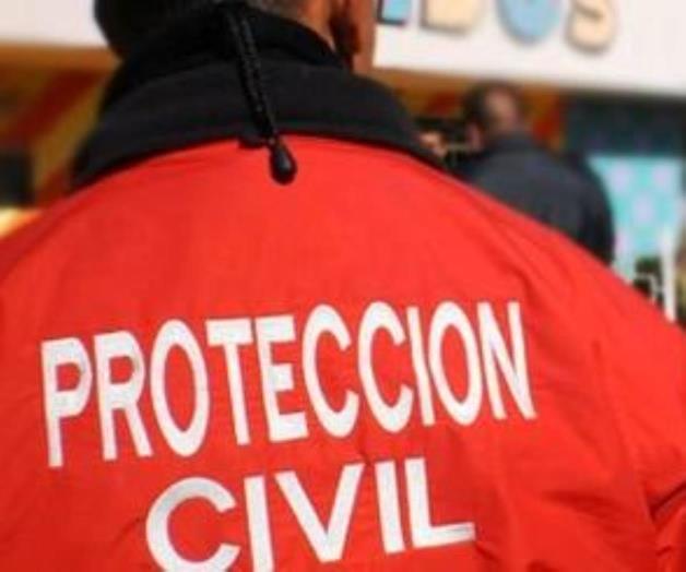 Combaten incendioen casa de madera