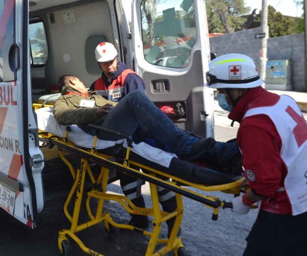 Embiste a mensajeroy el cafre se escapa Embiste a mensajeroy el cafre se escapa